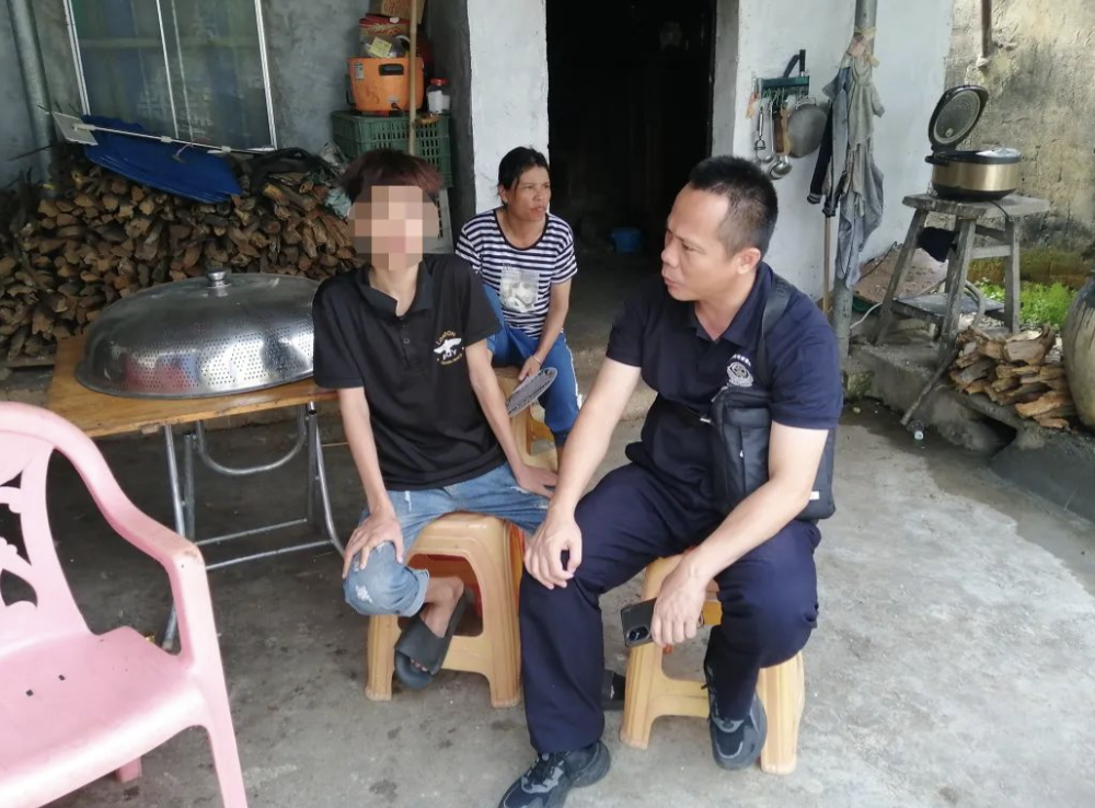 陵水警方持续开展对未成年人四访五帮活动